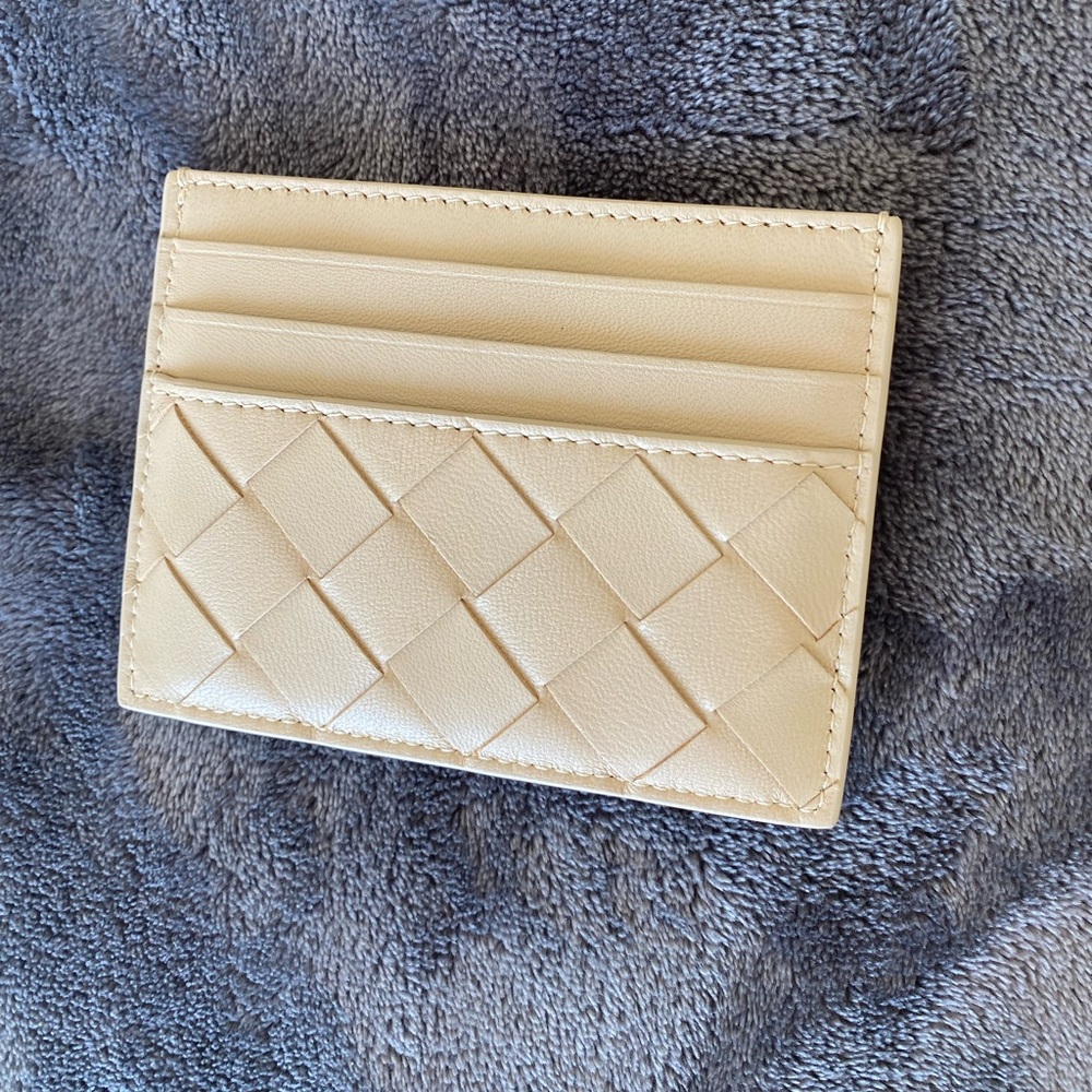 Bottega Veneta Credit Card Case in Porridge - Picture 7 of 9